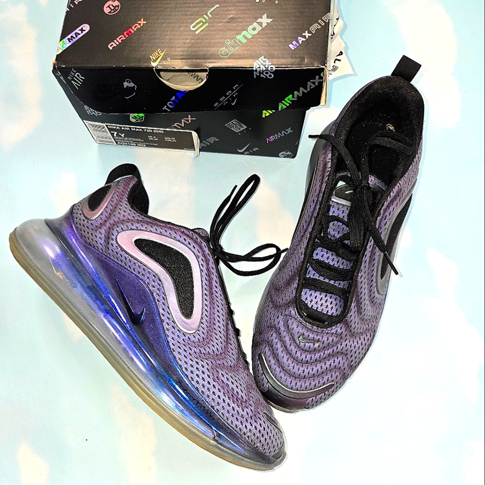 NIKE AIR MAX 720